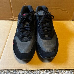 Air Max 1 'Black University Red'